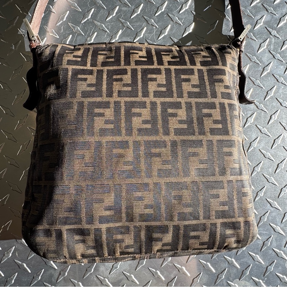 Fendi Vintage Zucca Baguette Shoulder Bag in Brown - Picture 3 of 16
